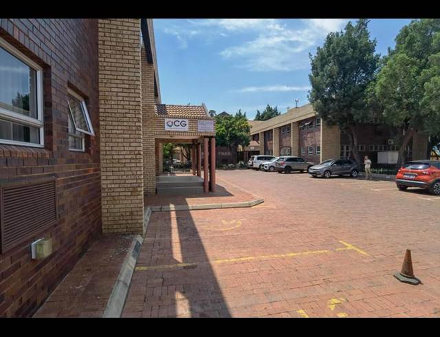 BUSINESS PROPERTY TO RENT IN LYNNWOOD