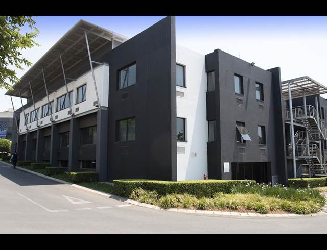 140M² OFFICE TO LET IN MAGALIESSIG