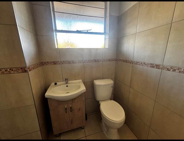 2 BEDROOM APARTMENT TO LET IN WENDYWOOD