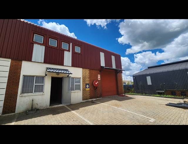 300M² WAREHOUSE TO LET IN SUNDERLAND RIDGE