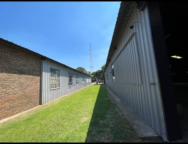 864M² FACTORY TO LET IN BOKSBURG EAST