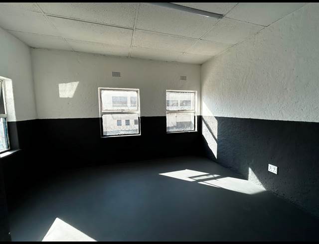 377M² WAREHOUSE TO LET IN WYNBERG