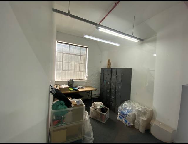 530M² WAREHOUSE TO LET IN PAARDEN EILAND
