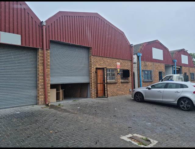 150M² WAREHOUSE TO LET IN SOMERSET WEST CENTRAL