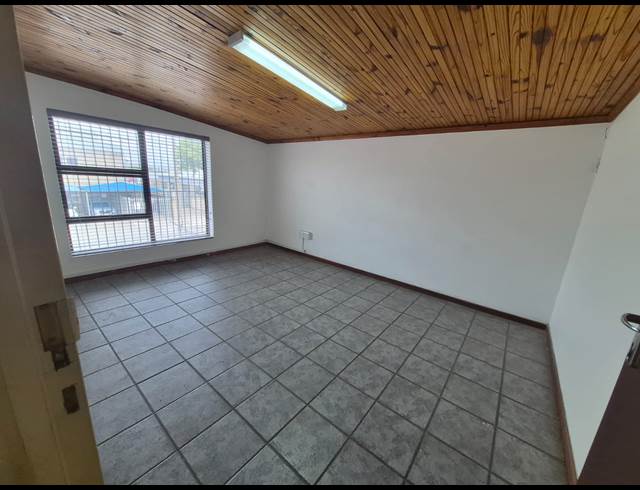 81M² OFFICE TO LET IN KRAAIFONTEIN INDUSTRIA