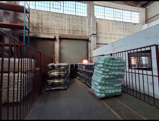 1,900M² WAREHOUSE TO LET IN HERIOTDALE