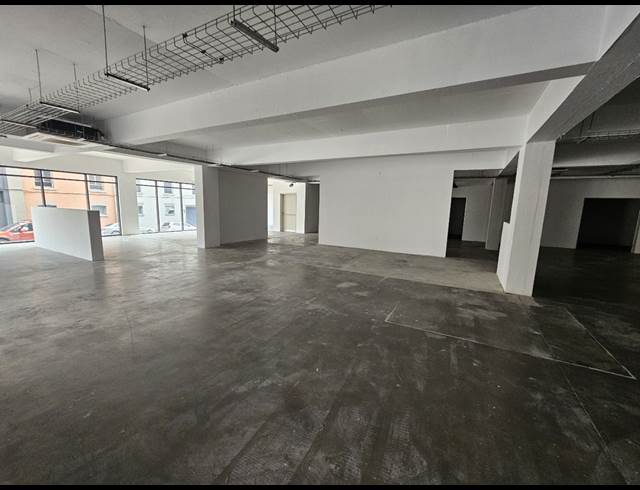 496M² RETAIL TO LET IN WOODSTOCK