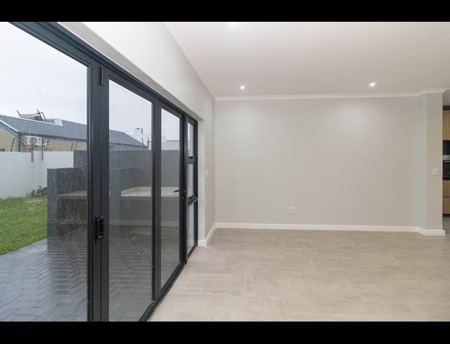 4 BEDROOM HOUSE TO LET IN SANDOWN