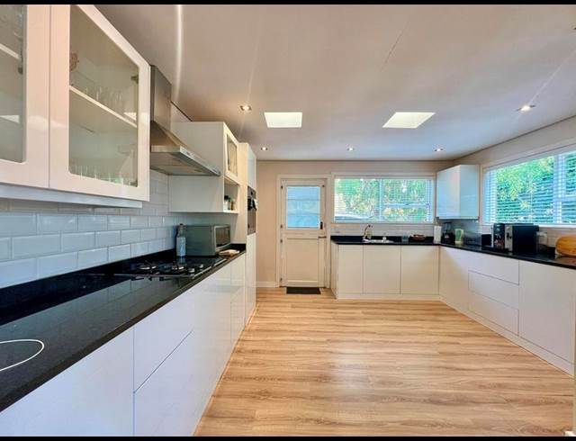 4 BEDROOM PROPERTY TO RENT IN HOUT BAY