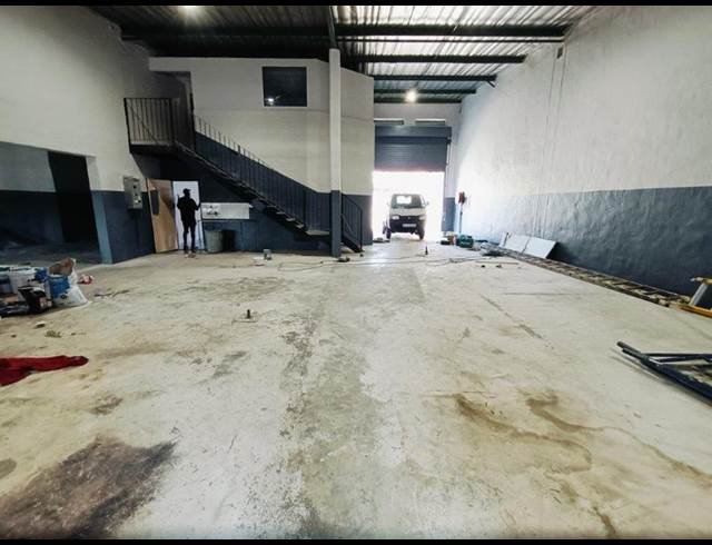 INDUSTRIAL PROPERTY TO RENT IN STRYDOM PARK