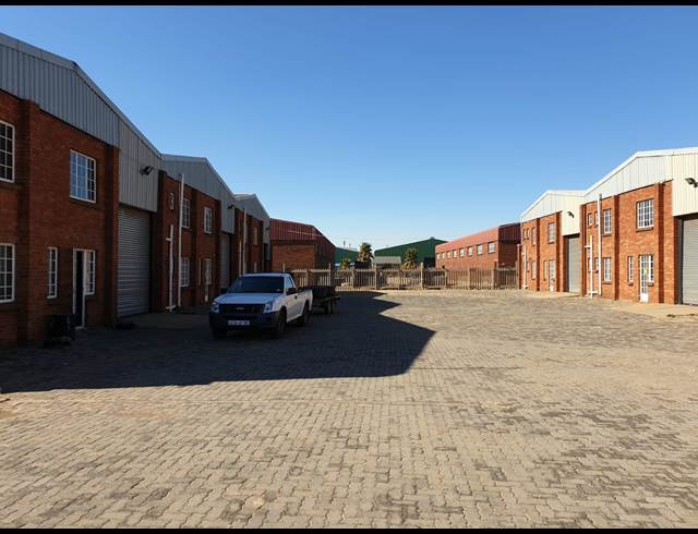 200M² WAREHOUSE TO LET IN ROODEKOP