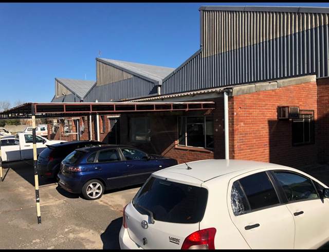 794M² WAREHOUSE TO LET IN TRIANGLE FARM