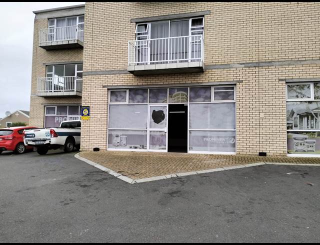 660M² SHOWROOM TO LET IN VREDEKLOOF HEIGHTS