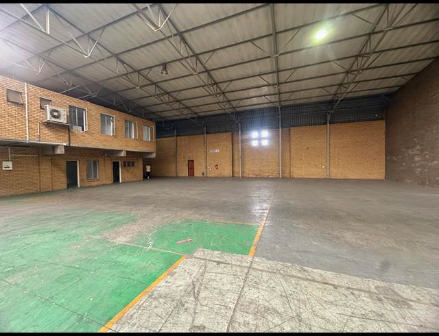 1,410M² WAREHOUSE TO LET IN MEADOWDALE