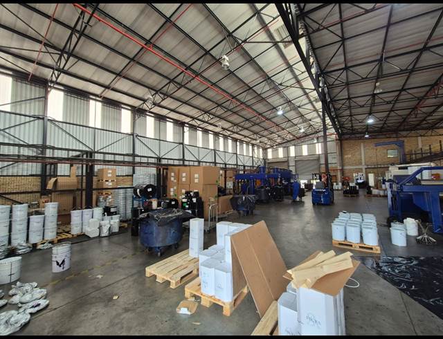 1,700M² WAREHOUSE TO LET IN LINBRO PARK