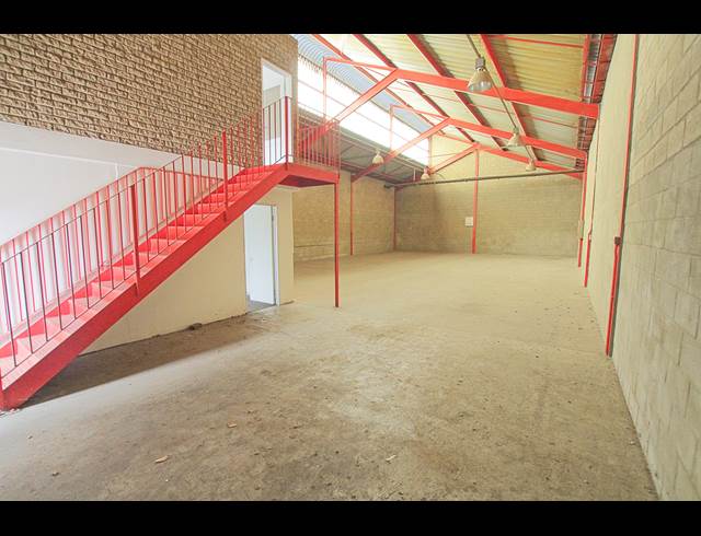 291M² WAREHOUSE TO LET IN ROBERTVILLE