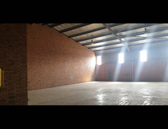 319M² WAREHOUSE TO LET IN BRENTWOOD PARK