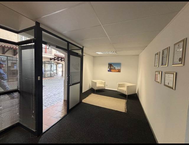 94M² OFFICE TO LET IN TYGER VALLEY