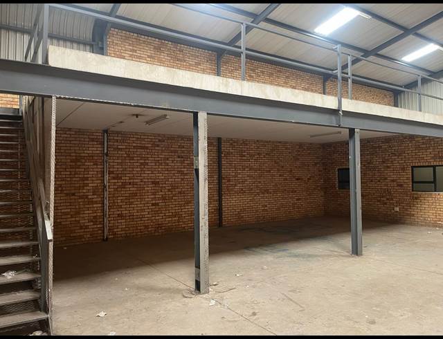 315M² WAREHOUSE TO LET IN CROWN