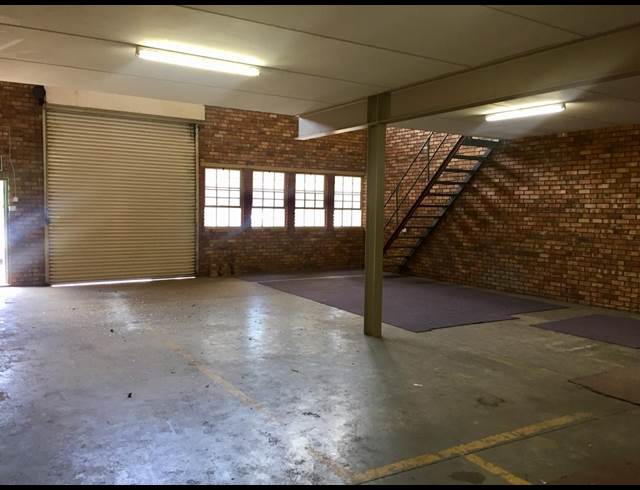 290M² WAREHOUSE TO LET IN FERNDALE