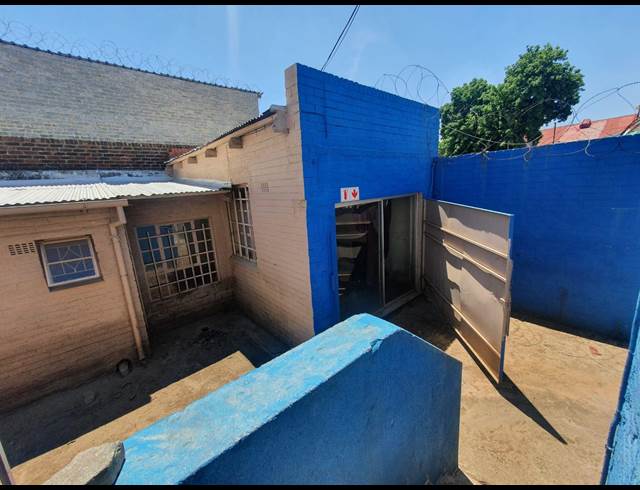 400M² WAREHOUSE TO LET IN BOOYSENS RESERVE