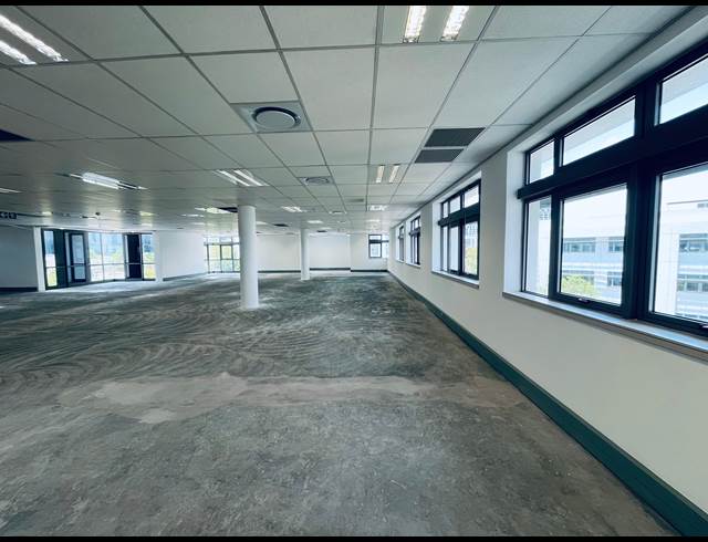 1,160M² OFFICE TO LET IN WATERFALL