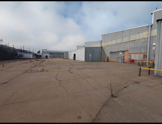 25,085M² FACTORY TO LET IN CLAYVILLE