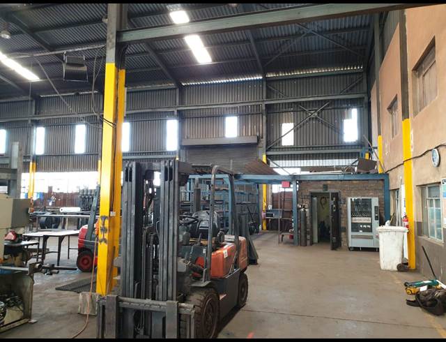 1,400M² WAREHOUSE TO LET IN WADEVILLE