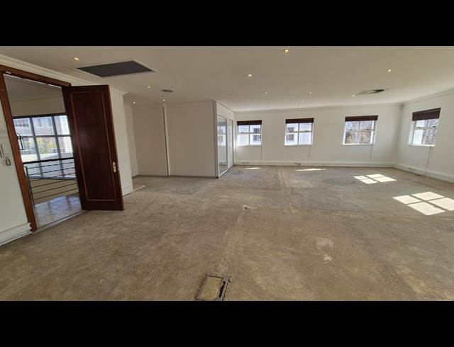 148M² OFFICE TO LET IN WESTLAKE