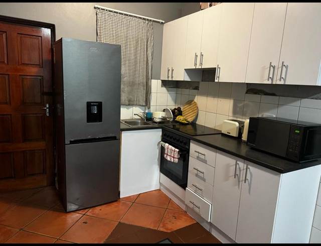 2 BEDROOM PROPERTY TO RENT IN GOODWOOD CENTRAL