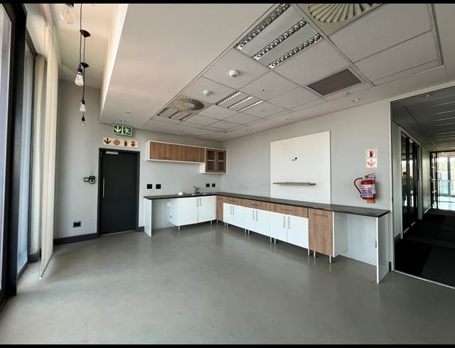 488.60M² OFFICE TO LET IN CENTURION CENTRAL