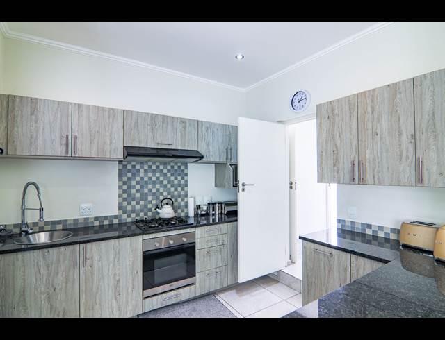 3 BEDROOM CLUSTER TO LET IN EDENBURG