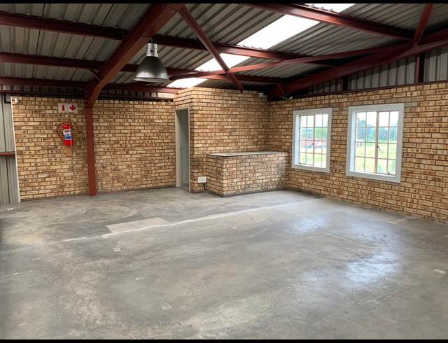 344M² WAREHOUSE TO LET IN LASER PARK