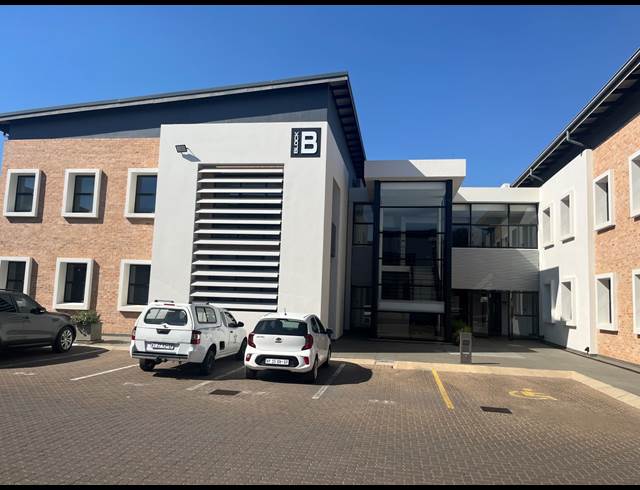 154M² OFFICE RENTED IN HONEYDEW