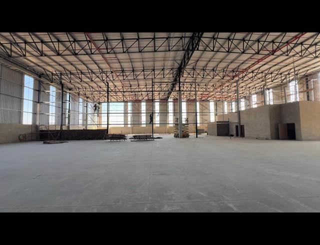 2,700M² WAREHOUSE TO LET IN GOSFORTH PARK