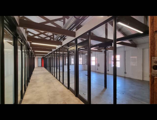 307M² OFFICE TO LET IN WOODSTOCK