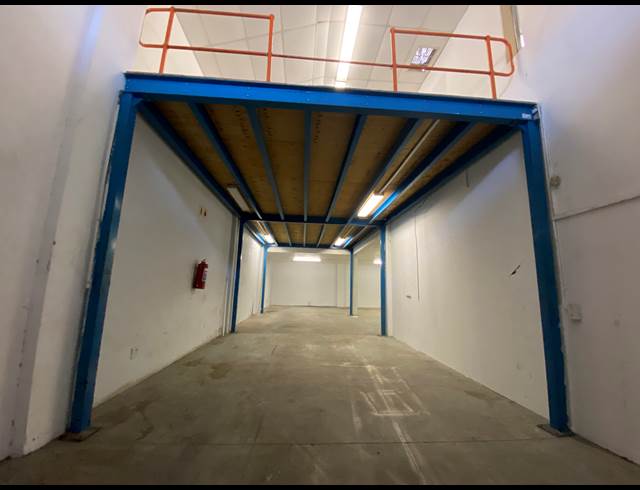 318M² WAREHOUSE TO LET IN MARCONI BEAM INDUSTRIA