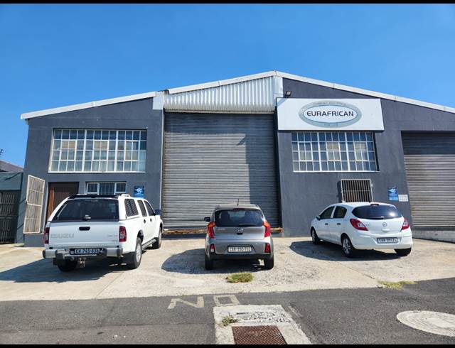 1,400M² WAREHOUSE TO LET IN PAARDEN EILAND