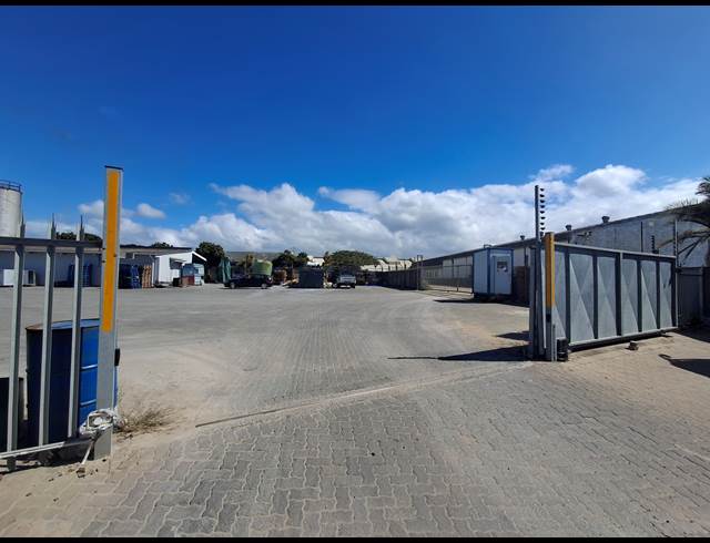 2,375M² INDUSTRIAL YARD TO LET IN WOODBROOK