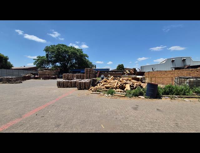 250M² INDUSTRIAL YARD TO LET IN APEX