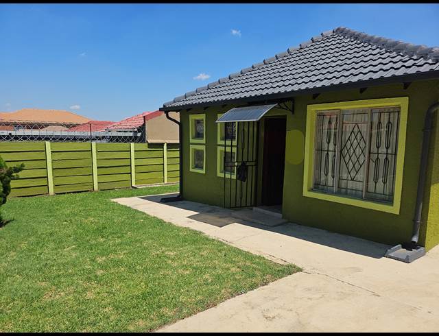 3 bed property to rent in BIRCH ACRES