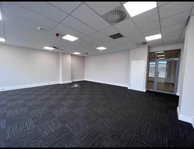 114M² OFFICE TO LET IN FORESHORE