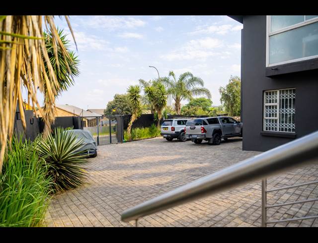 185M² BUSINESS TO LET IN GLENVISTA