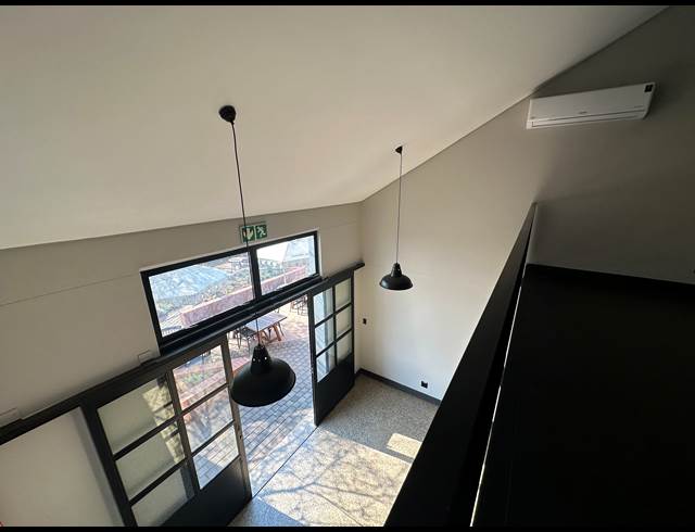 62M² OFFICE TO LET IN ROOIHUISKRAAL NORTH
