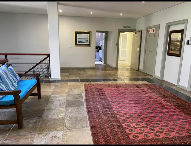 135M² BUSINESS TO LET IN WESTLAKE