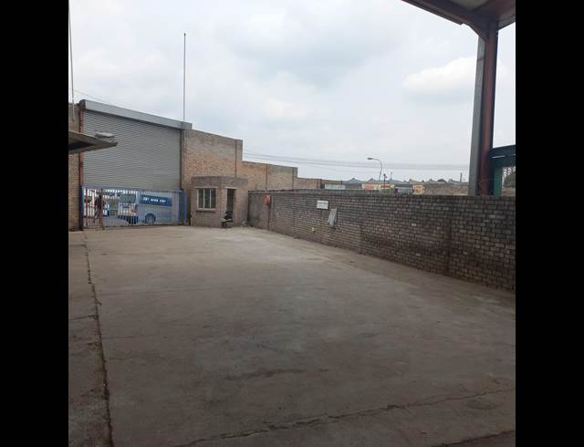 1,600M² WAREHOUSE TO LET IN WESTGATE