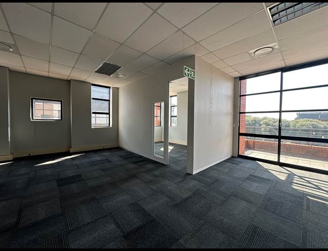 99.60M² OFFICE TO LET IN HIGHVELD TECHNOPARK