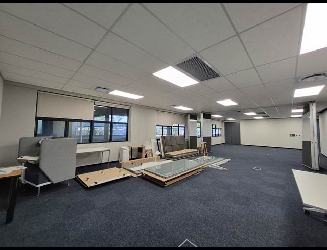 132M² OFFICE TO LET IN MELROSE ESTATE