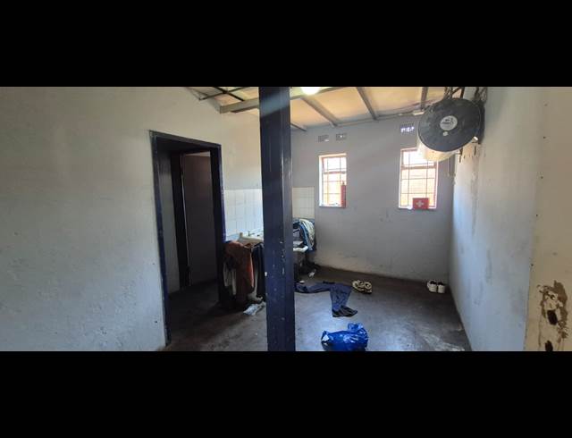 598M² WAREHOUSE TO LET IN ANDERBOLT