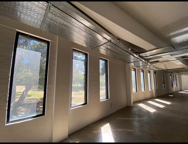 400M² OFFICE TO LET IN WOODSTOCK